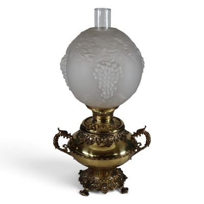Sale Photo Thumbnail #134: Brass Urn-Form Banquet Lamp