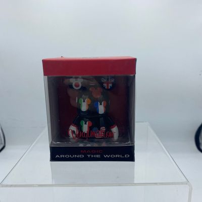 Sale Photo Thumbnail #47: Vinylmation Magic Around The World Figure