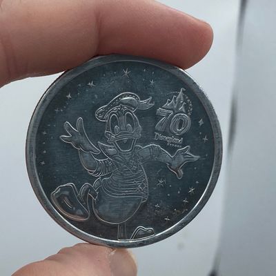 Sale Photo Thumbnail #230: Donald Duck Disneyland 70th Anniversary Medallion