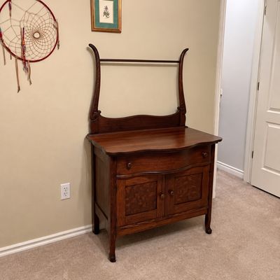 Sale Photo Thumbnail #5: Antique Oak Wishbone Washstand