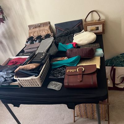 Sale Photo Thumbnail #19: Purses