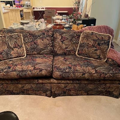 Sale Photo Thumbnail #39: Floral Couch