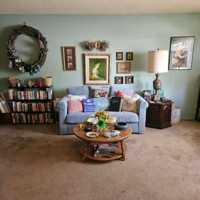 Sale Photo Thumbnail #126