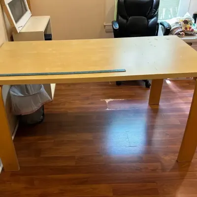 IKEA VIKA AMON Desk/Table ($7.81)