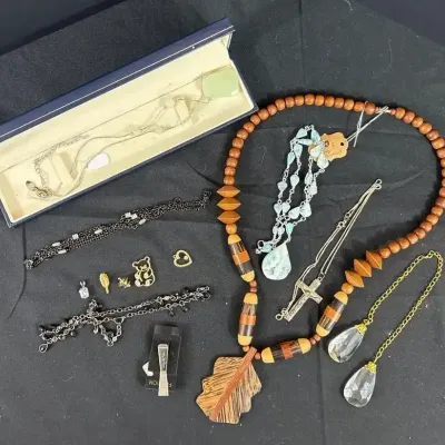 Assorted Lot Of Women’s Fashion Jewelry Necklaces, Pendants