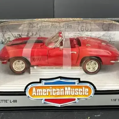 Ertl Collectibles American Muscle Red 1967 L-88 Corvette Route ‘66 1/18” Scale Die Cast Metal 