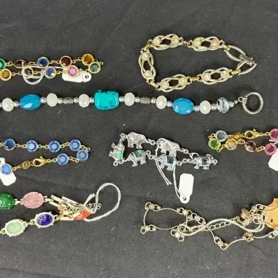 Lot Of Assorted Women’s Jewelry Bracelets