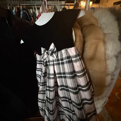 Sale Photo Thumbnail #126