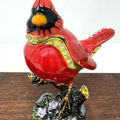 Sale Photo Thumbnail #118: Lot 118: Cardinal bird trinket box