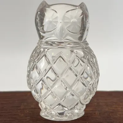 Sale Photo Thumbnail #92: Lot 92: Owl figurine