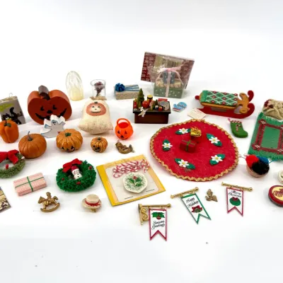 Sale Photo Thumbnail #198: Lot 198 Doll House holiday decor