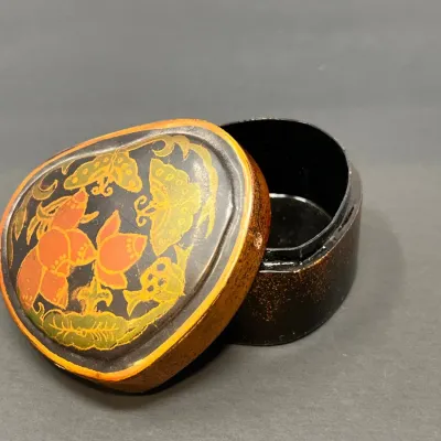 Sale Photo Thumbnail #11: Lot 11