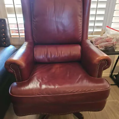 Traditional Burgundy Leather Executive Wingback Swivel Office Chair