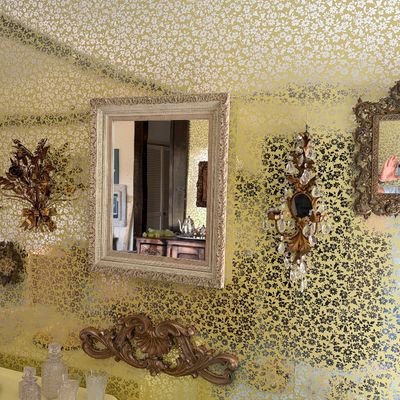 Sale Photo Thumbnail #45: Pretty brass sconces (not old)