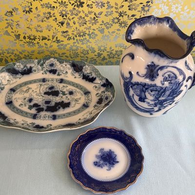 Sale Photo Thumbnail #5: Flo Blue Serving pieces and plate