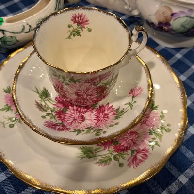 Sale Photo Thumbnail #7: Mid-century painted China 