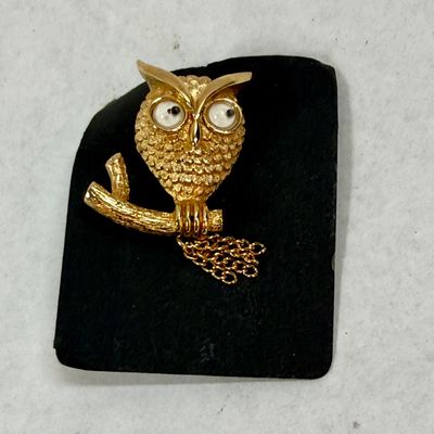 Vintage Gold Tone Owl Brooch Pin with Googly Eyes & Dangle Chains