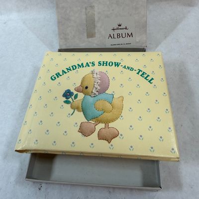 Vintage Hallmark Grandma's Show-And-Tell Refillable Photo Album with Box
