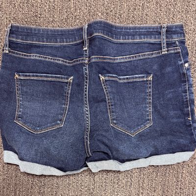 a.n.a Women's Size 10 Mid-Rise Denim Shorts with Cuffed Hems