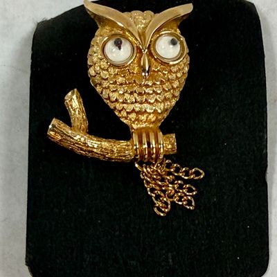 Vintage Gold Tone Owl Brooch Pin with Googly Eyes & Dangle Chains