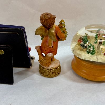 Vintage Christmas Decor Lot: Santa Photo Frame, Angel Figurine & Snow Globe