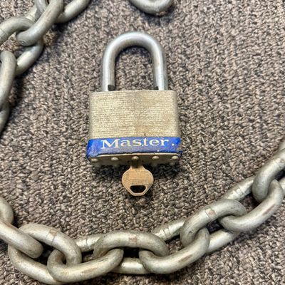 Heavy Duty Steel Security Chain with Master Lock No. 15 Padlock & Key