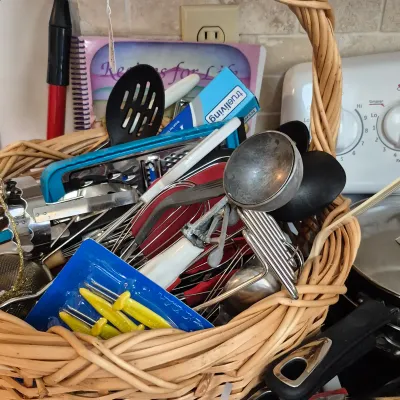 Sale Photo Thumbnail #37: Assorted Kitchen Essentials