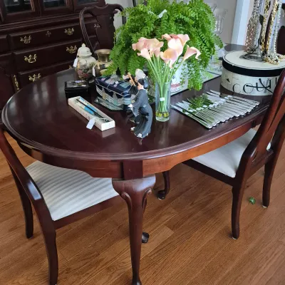Sale Photo Thumbnail #2: Impressive Condition Dining Room Table/6 Chairs CLEAN Upholstery