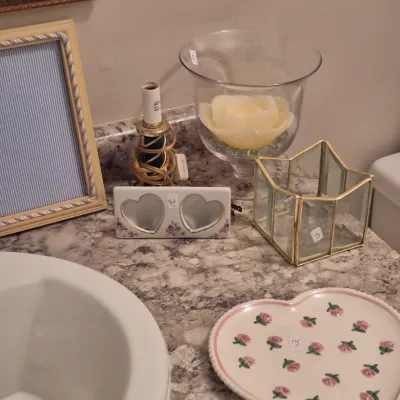 Sale Photo Thumbnail #10: Bath Decor Accessories 