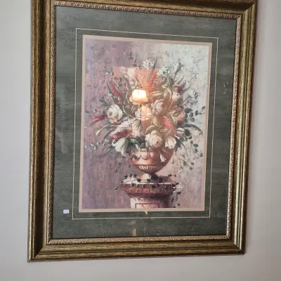 Sale Photo Thumbnail #28: Lg Gold Frame Wall Decor
