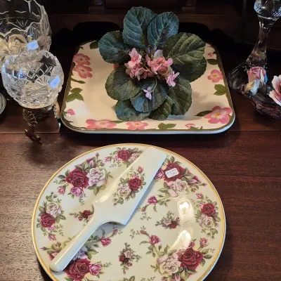 Sale Photo Thumbnail #26: Floral Cake Plate/Server