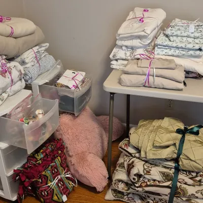 Clean bedding including Queen and Full Size Sheets, Comforter Sets, Pillows, Fabric, Sewing Notions, towels, Blankets, Throws and More