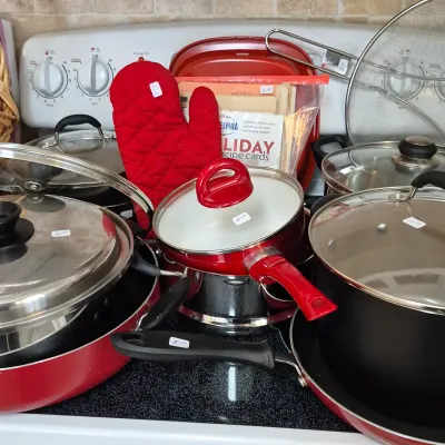 Sale Photo Thumbnail #38: Quality Cookware-Impressive Condition