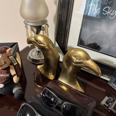 Sale Photo Thumbnail #142: Brass bird bookends 