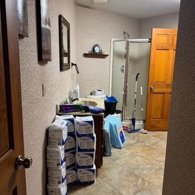 Sale Photo Thumbnail #38: Bathroom/laundry room 