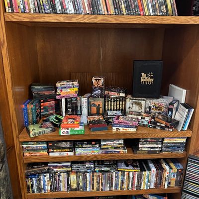 Sale Photo Thumbnail #75: Lots of media 