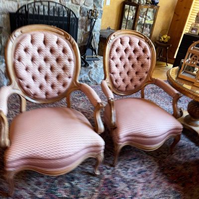 Sale Photo Thumbnail #15: Pair of French Provincial style armchair with dusty rose tufted upholstery and carved wooden frames.
