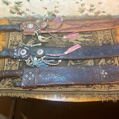 Sale Photo Thumbnail #11: Vintage Knives