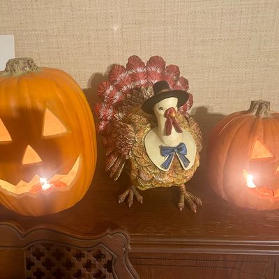 Sale Photo Thumbnail #18: Halloween