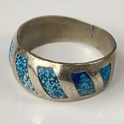 Vintage Southwestern-Sterling Silver ring featuring diagonal inlay panels of crushed turquoise and lapis lazuli.