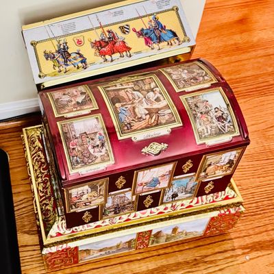 Sale Photo Thumbnail #41: Pair of vintage German Schmidt Lebkuchen tins featuring medieval and historical artwork.