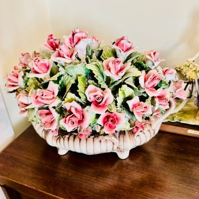 Sale Photo Thumbnail #9: Vintage Capodimonte-style Italian porcelain floral centerpiece featuring hand-formed pink roses and green leaves in a ribbed boat-shaped bowl.