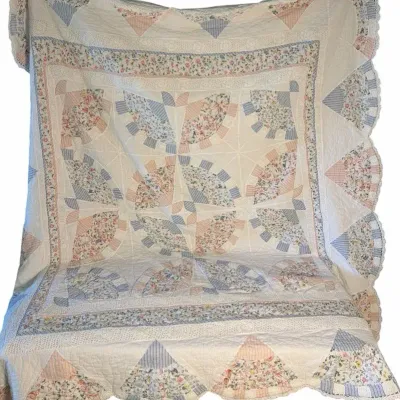 Vintage Dresden Plate Patchwork Quilt w/ Crochet Lace – 72"