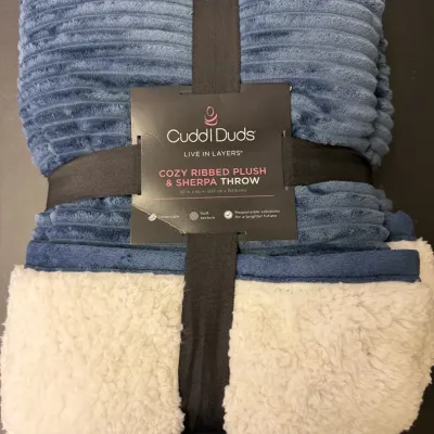 New Cuddl Duds Cozy Ribbed Plush & Sherpa Reversible Throw Blanket –