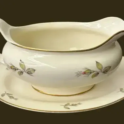 Vintage Eggshell Homer Laughlin Nautilus Vintage Gravy Boat with Underplate – Pink Rose & Gold Trim