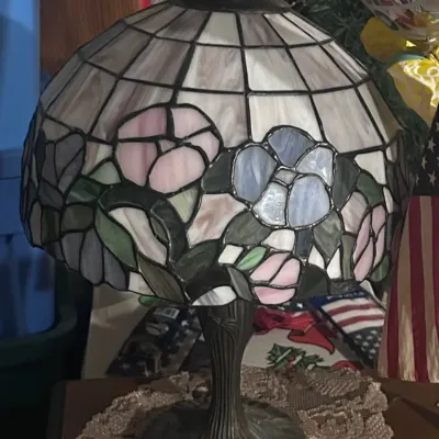 Sale Photo Thumbnail #38: D lamp with flowers on it