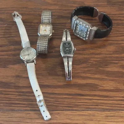 Sale Photo Thumbnail #56: E assorted watch collection