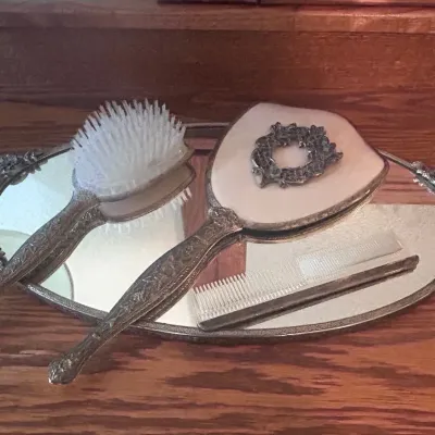 Sale Photo Thumbnail #17: B women s grooming set