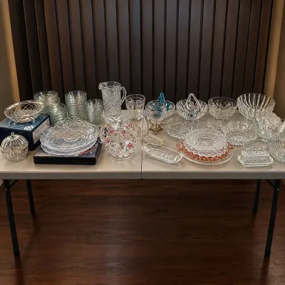 Sale Photo Thumbnail #90: K assorted glass dishes
