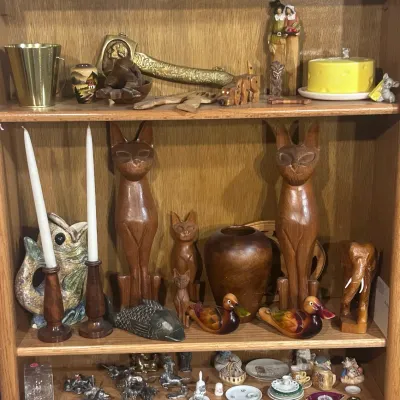 Sale Photo Thumbnail #101: Many small targe figuringes animals candles and tea set